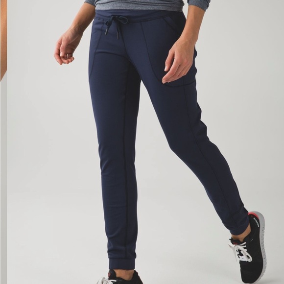 Lululemon base runners - Picture 2 of 5